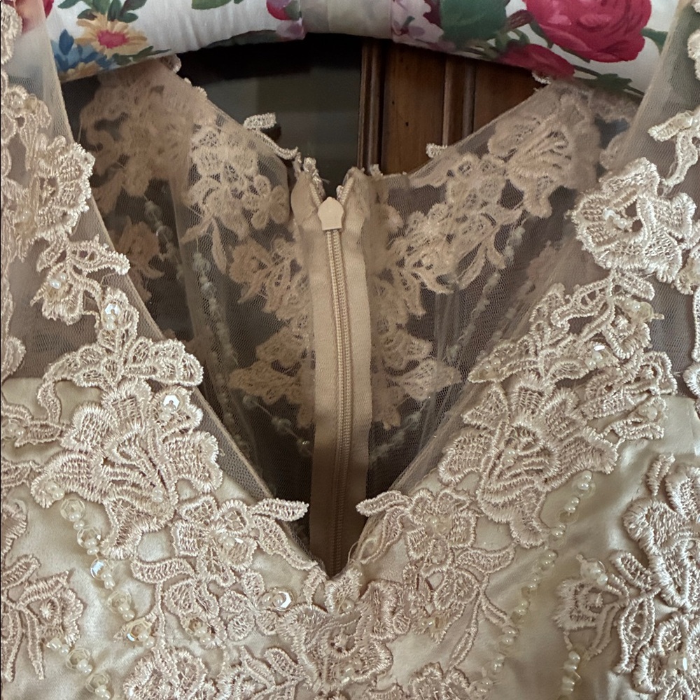 A- line V-neck 3/4 Sleeves Appliqués Lace Satin Mother of the Bride Dress#DM0043 - Picture 8 of 10
